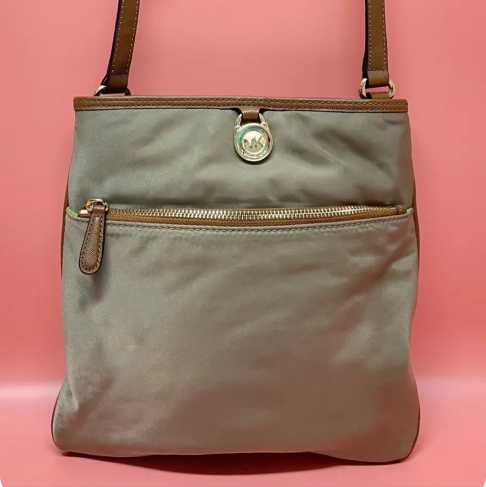 NWOT Michael Kors Jet Set Kempton Truffle Small Crossbody Bag